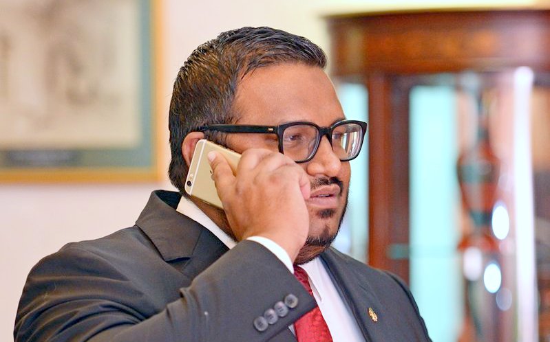އަދީބަށް އެއް މިލިއަން ރުފިޔާގެ ޖޫރިމަނާ މަހެއްގެ ތެރޭގައި ދެއްކުމަށް ކޯޓުން އަމުރުކޮށްފި